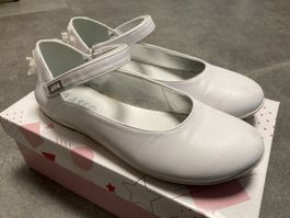 Ballerines ASSO blanches T35 cuir fleur fille cérémonie