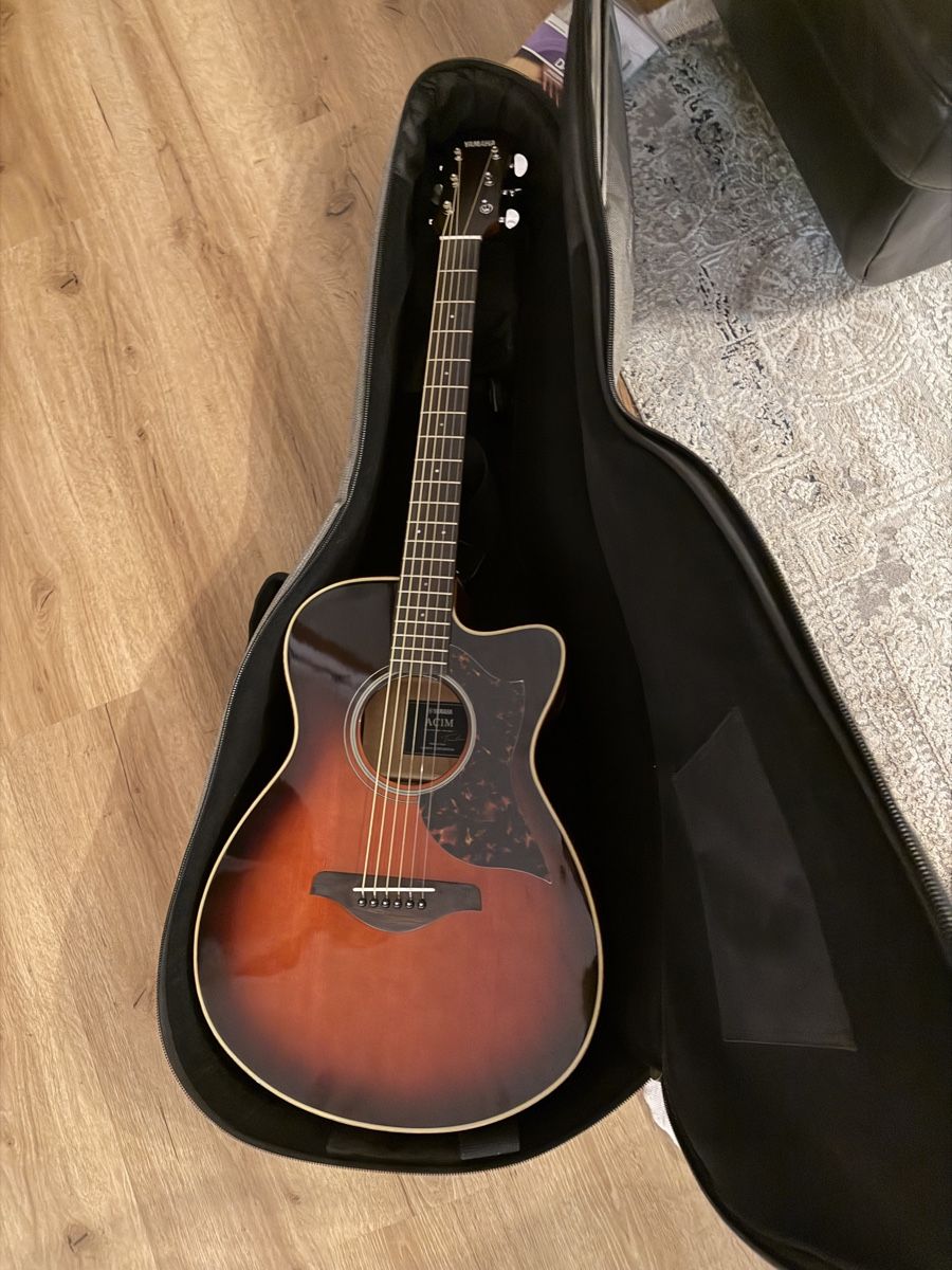 Yamaha Instruments de musique: Akustikgitarre Yamaha  – D'occasion à Sennhof par donix 5