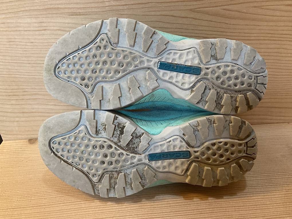 Scarpe per ragazzi: Scarpa Trekkingschuhe Gr.33  – Usato da Brunnadern venduto da Bumlebee 2