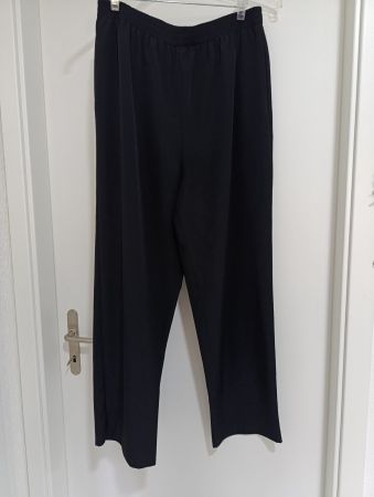 Pantalon noir en soie synthétique