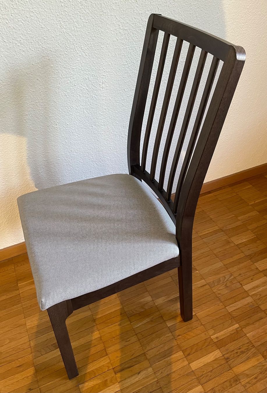 Ikea Sedie: Acht Stühle, dunkelbraun/hellgrau – Nuovo (secondo la descrizione) da Kriens venduto da jon_k2nw 1