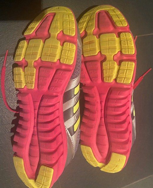 Adidas Scarpe da donna: Adidas Turnschuhe, Grösse 362/3 – Usato da Langnau am Albis venduto da unke68 1