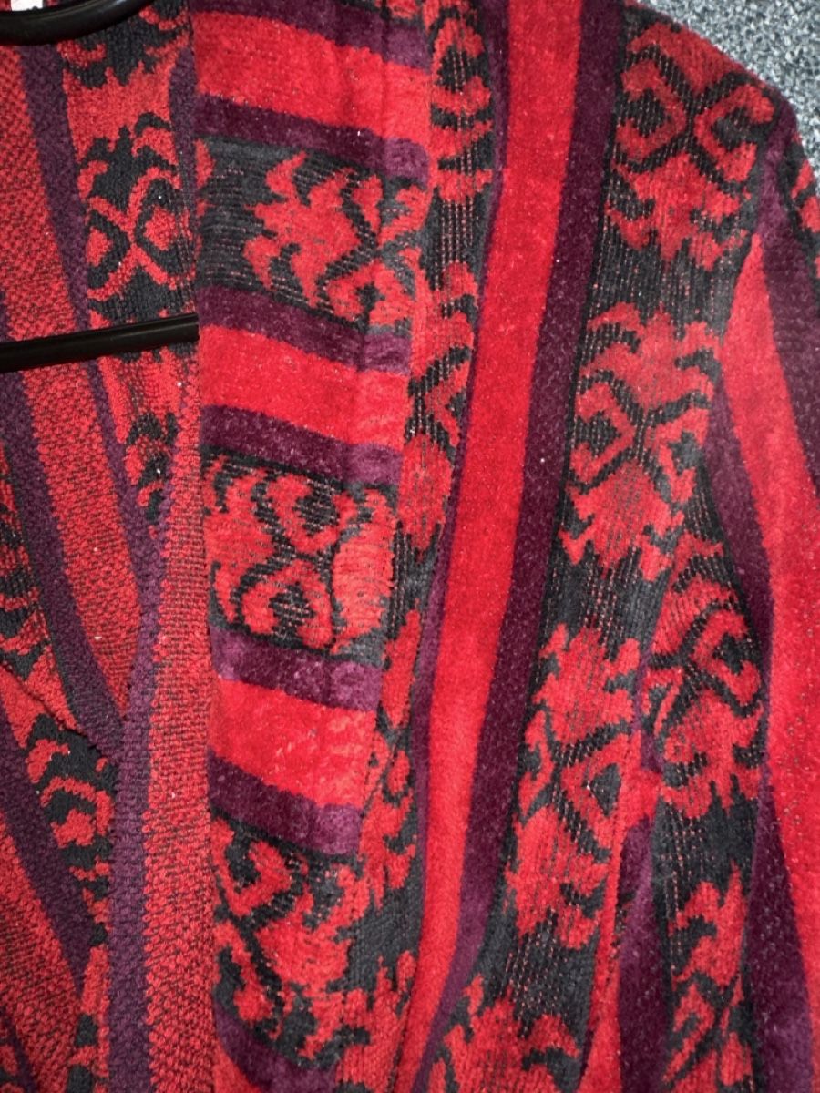 Bademäntel: Bademantel rot schwarz gemustert mit Bindegurt gebraucht – Neu (gemäss Beschreibung) aus Baltschieder von YmroBe 1