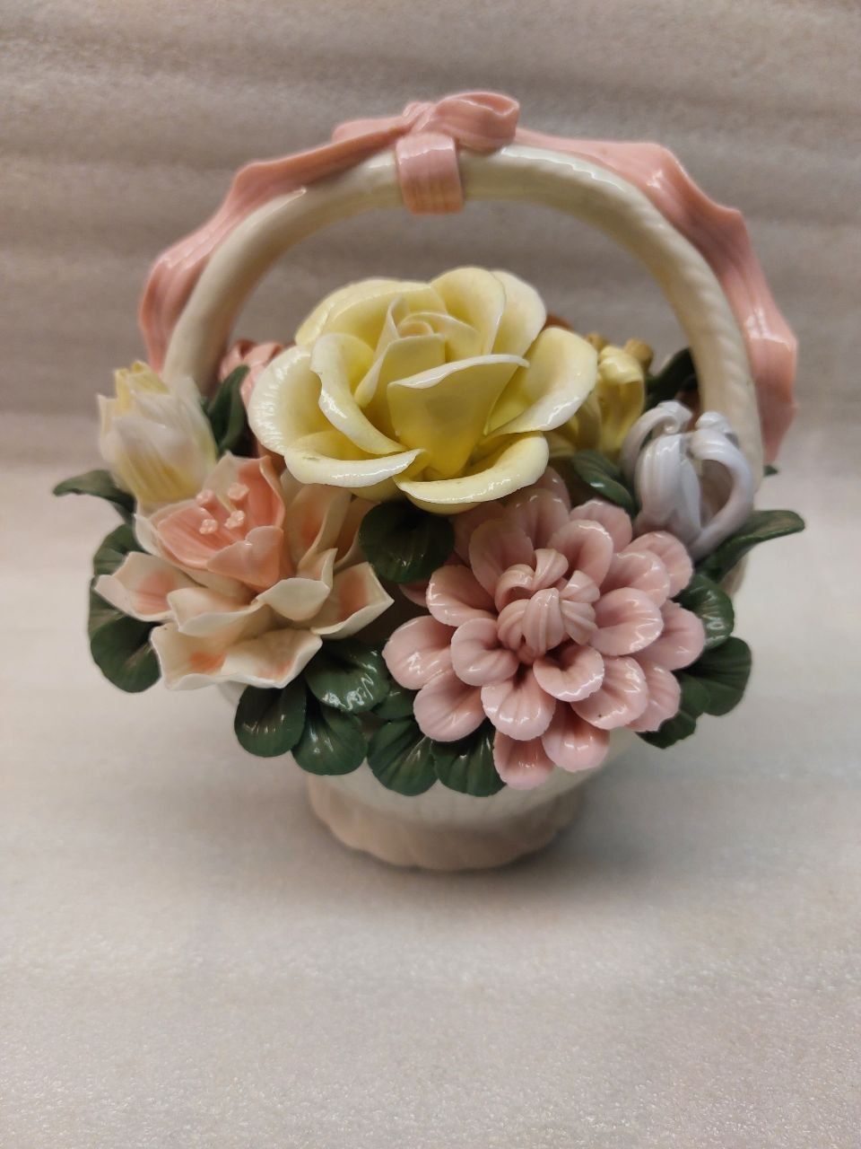Statuette: Ceramic flower basket, spring decoration – Usato da Pambio Noranco venduto da TREBORLOP 4