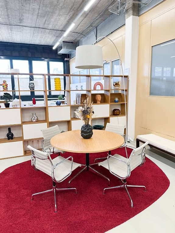 Tables: VITRA Eames Segmented Table Dining - Rund - Eiche - 130cm – Neuf avec emballage d'origine à Basel par used. 5