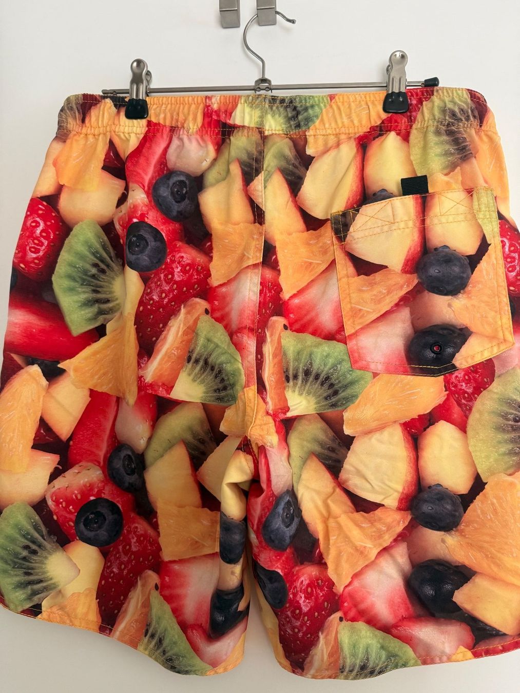 Pantalons: NEFF SHORTS GR. S/M – D'occasion à Steg im Tösstal par goldlionfree 1