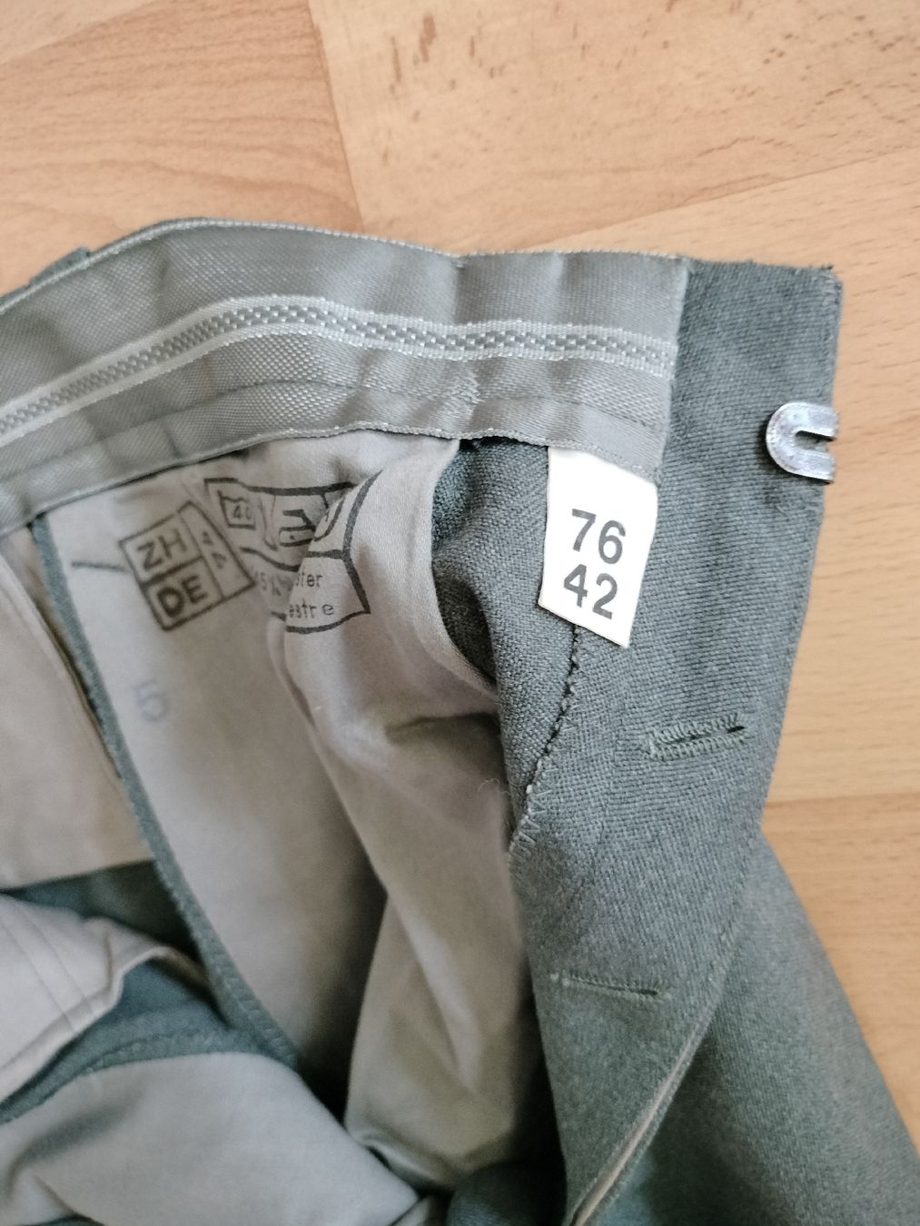 Schweizer Armee Uniformi: Antike Schweizer Armee Militär Uniform – Usato da Schwanden Sigrisw venduto da cadieux71 7