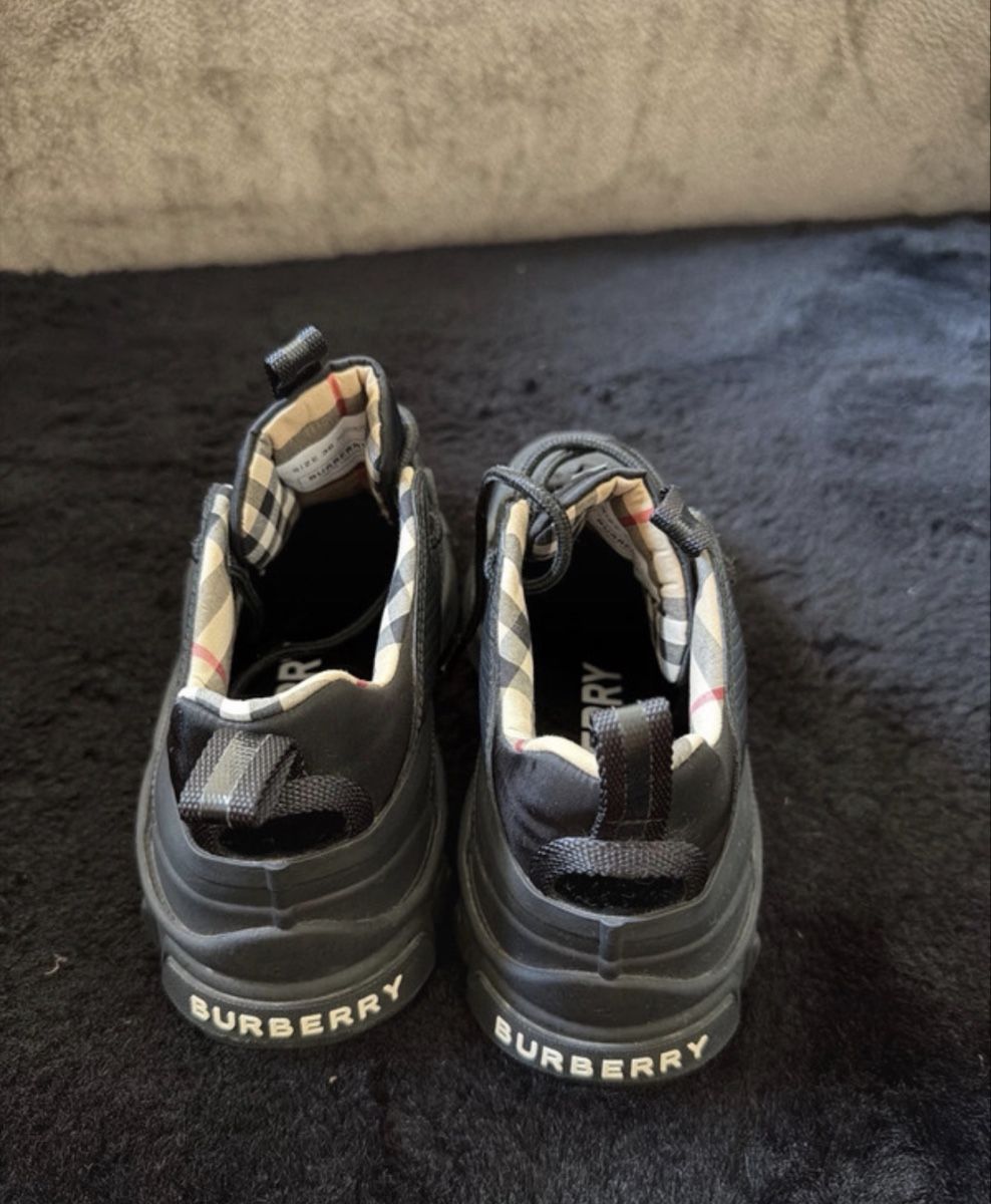Burberry Scarpe da uomo: Baskets Burberry – Nuovo (secondo la descrizione) da Genève venduto da bou_2t2s 1
