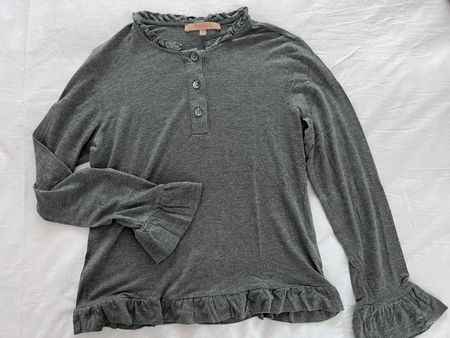 Shirt Langarm, Gr. Ital. 44, grau, mit Rüschen