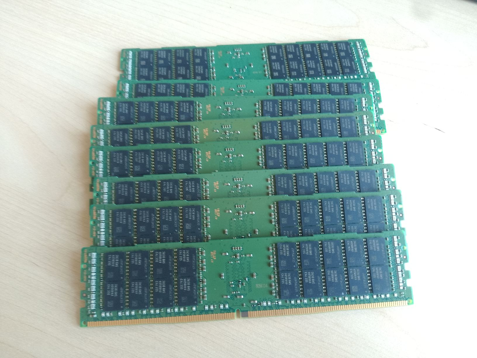 Samsung Memoria / RAM: 256GB SERVER RAM DDR4 ECC 8x32GB Samsung 2400MHz RDIMM – Nuovo (secondo la descrizione) da Rheinfelden venduto da tho_fk2k 2