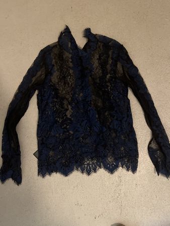 Dunkelblaue Spitzenbluse, Grösse 40 ideal für den Sommer!