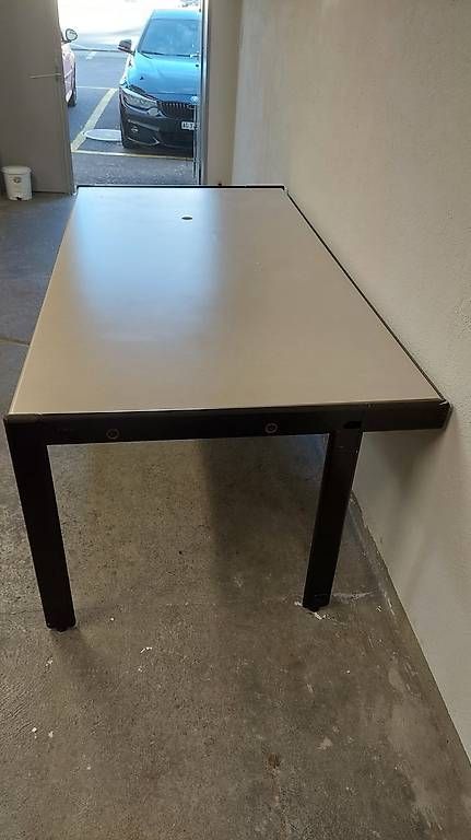 Scrivanie: Bürotisch mit Schubladenstock – Usato da Menziken venduto da Fasand 2