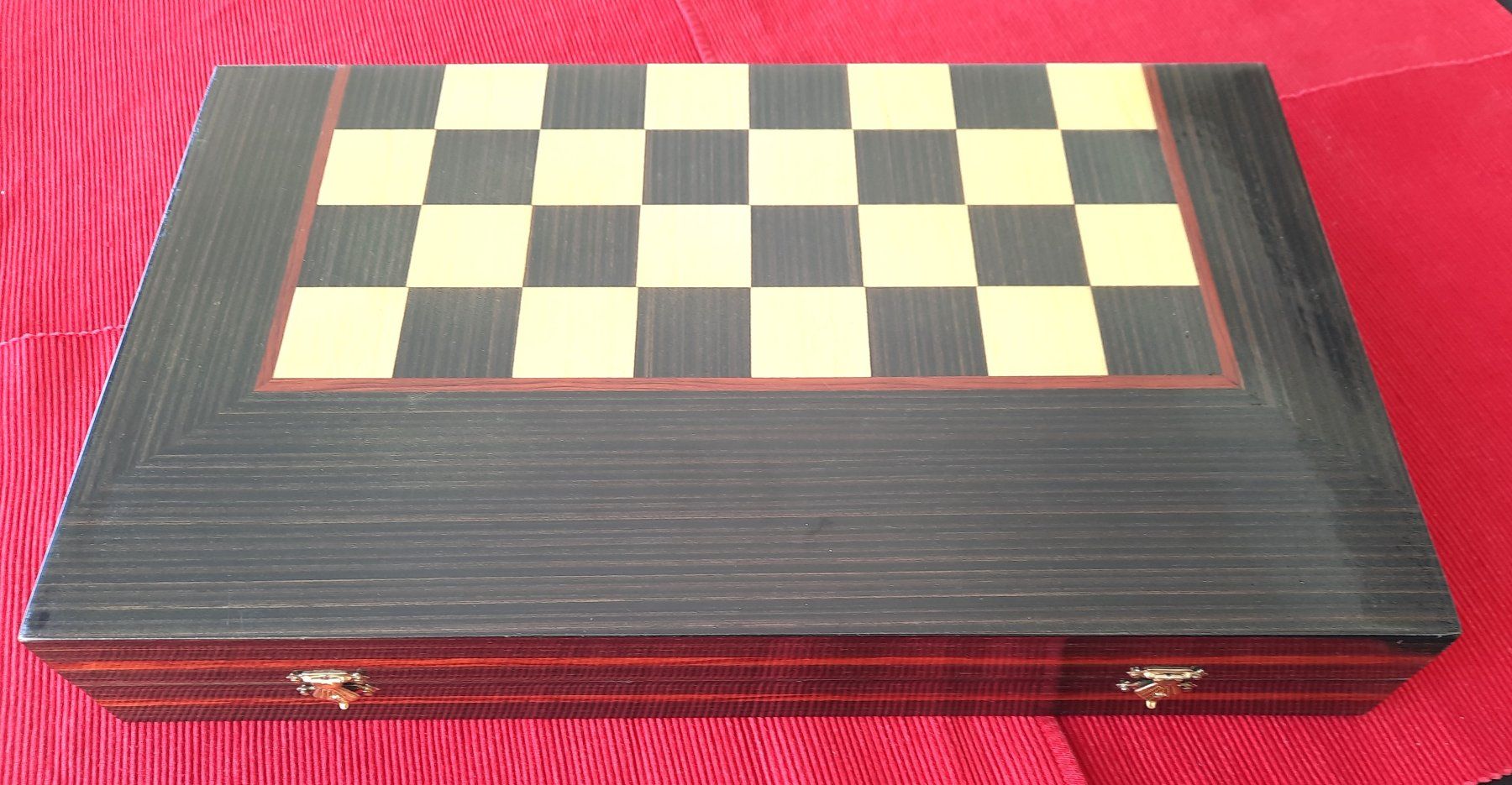Spiele: Backgammon aus Holz ca. 43 x 51 cm – Gebraucht aus Wetzikon ZH von Frischbach