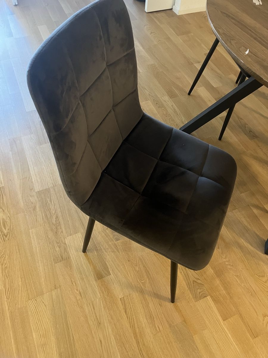 Set di tavolo e panche: Table ronde et 3 chaises  – Usato da Lausanne venduto da lay_yq6c 3