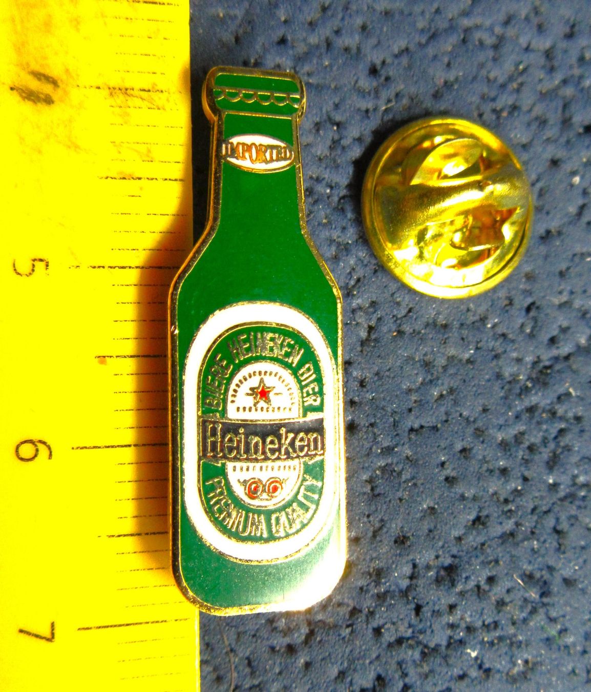 Heineken Placchette & Badge: HEINEKEN BIER FLASCHE PIN ENAMEL – Usato da Ettingen venduto da Hausi4711