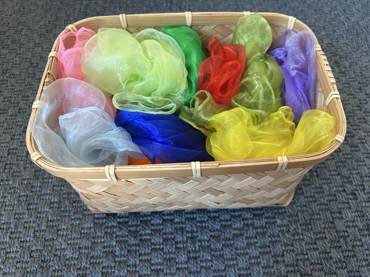 Giocattoli: Sensory scarves with a basket – Usato da Zürich venduto da mar_d7zz