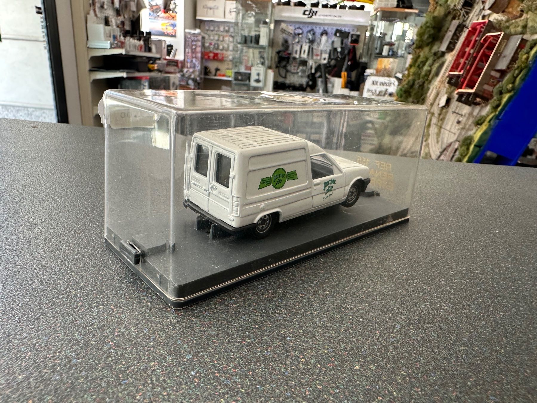 Renault Modellini d'auto: Verem 1:43 Vintage Renault express Perrier 155 – Usato da Chiasso venduto da Carrara-Modellismo 2