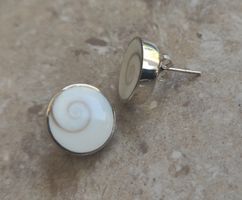 Weisse Achat Ohrstecker