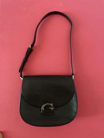 Guess Handtasche schwarz sehr guter Zustand