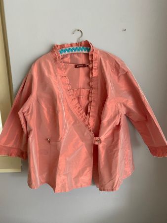 Lachsfarbene Bluse mit Jäckli Gr. 48