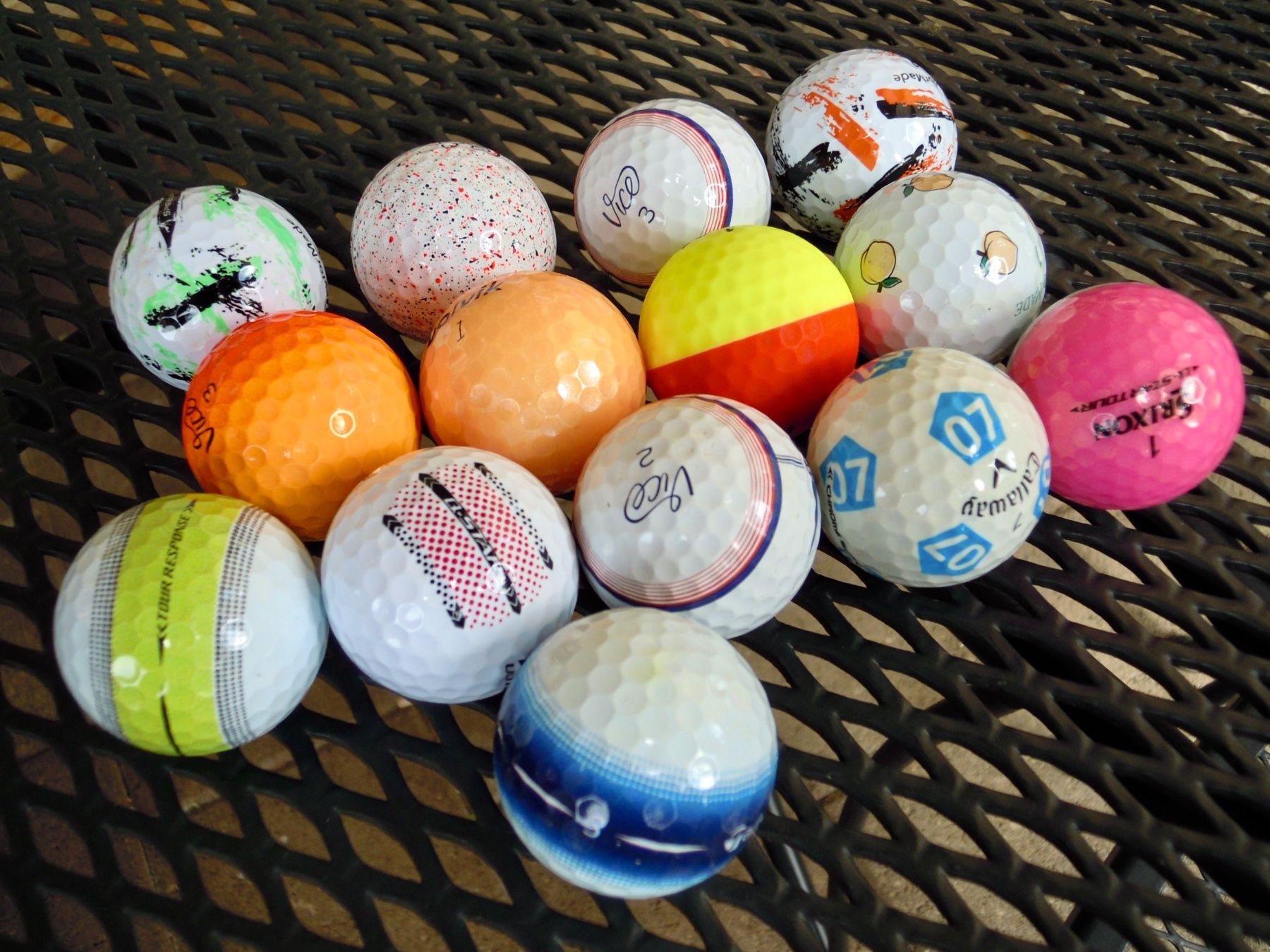 Ballons: Neuwertige Golfbälle  vom Golfer – D'occasion à Waldkirch par Wasu