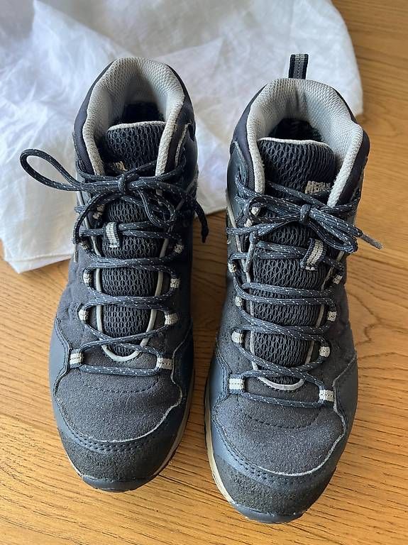 Meindl Herrenschuhe: Meindl Wanderschuhe Trekkingschuhe Grösse 35, neuwertig – Gebraucht aus Muri b. Bern von eva_7hwg 2
