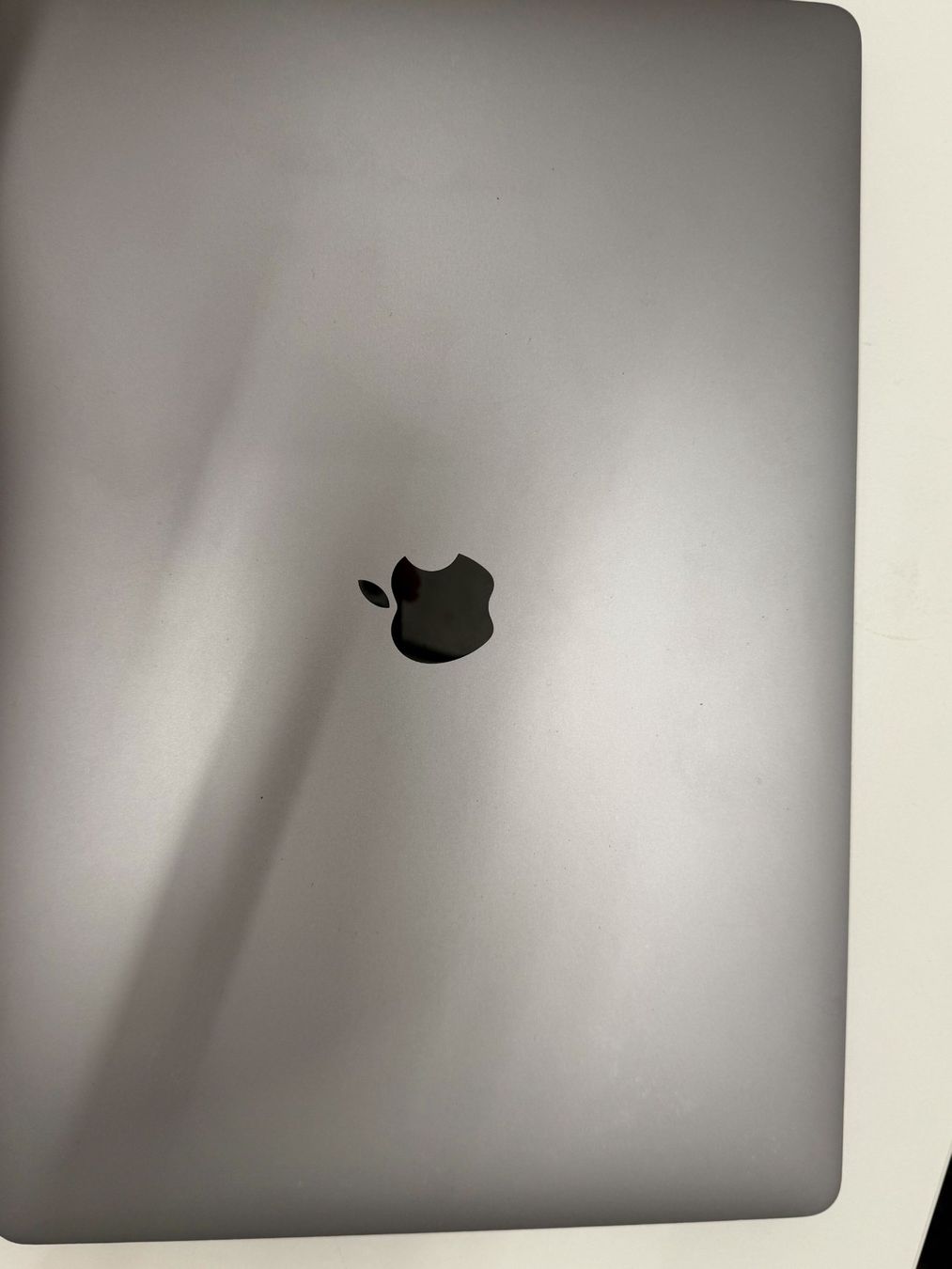 Apple Notebook: MacBook Pro 16", 2019, Top Zustand, Space Grau, macOS – Usato da Zürich venduto da zeralda47 1
