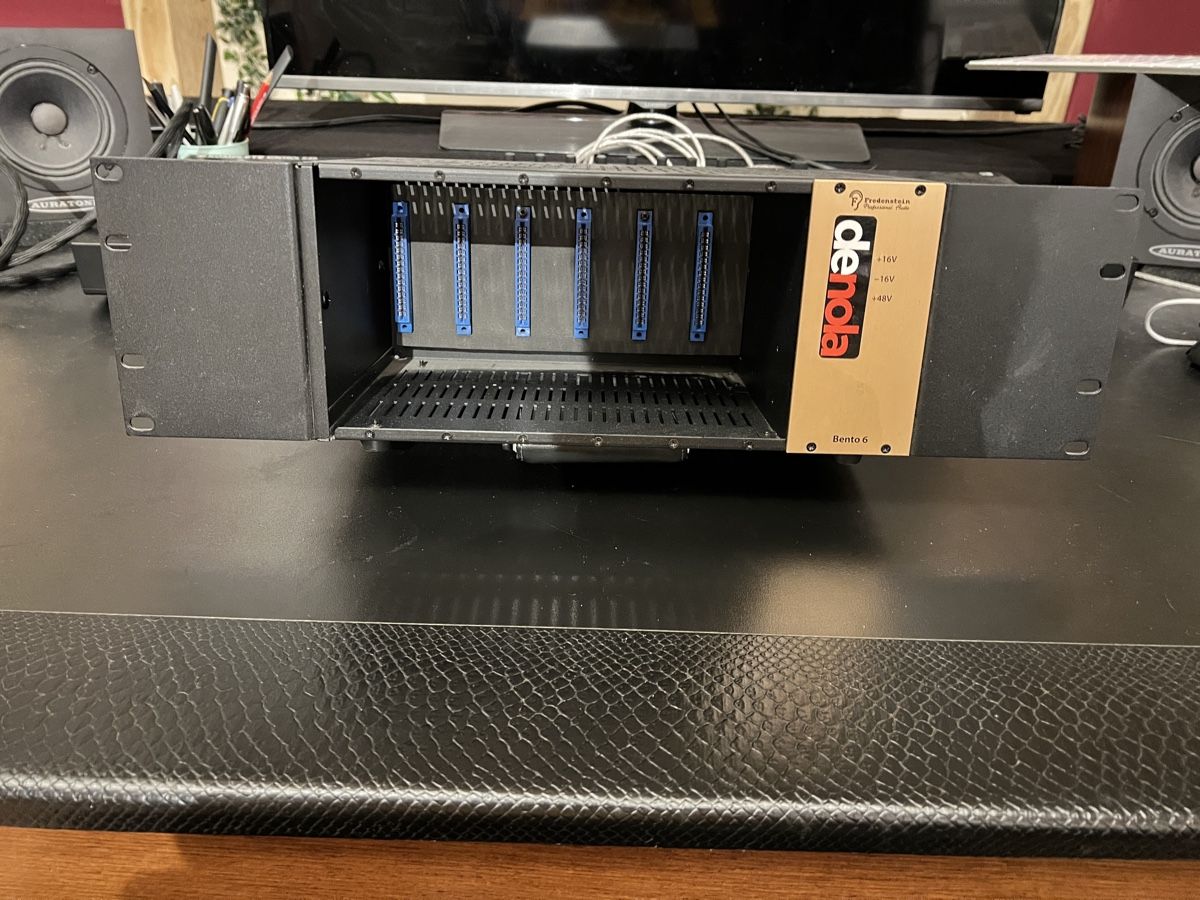 Supporti a parete: Frankenstein Bento6 500er rack modul mit rackmount – Usato da Emmenbrücke venduto da denola