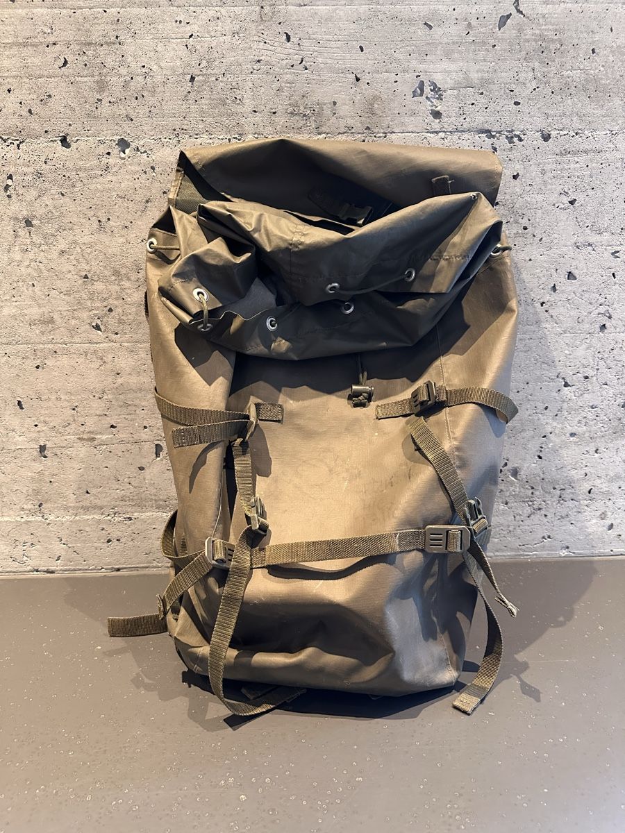 Schweizer Armee Zaini: Militärrucksack 90 – Usato da Ilanz venduto da daria007 1