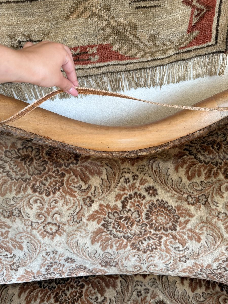 Divani: Antikes Sofa, Abholung Gampelen – Usato da Mühleberg venduto da Slashi 2