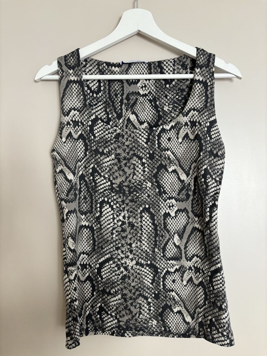 Zara Top: Zara Oberteil Schlangenprint Gr M  – Usato da Arbon venduto da Viktoriaa