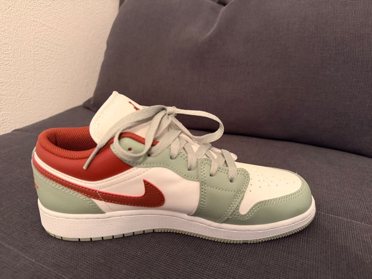 Nike Scarpe da uomo: Nike Air Jordan1 low – Nuovo (secondo la descrizione) da Chur venduto da ivan.13 5