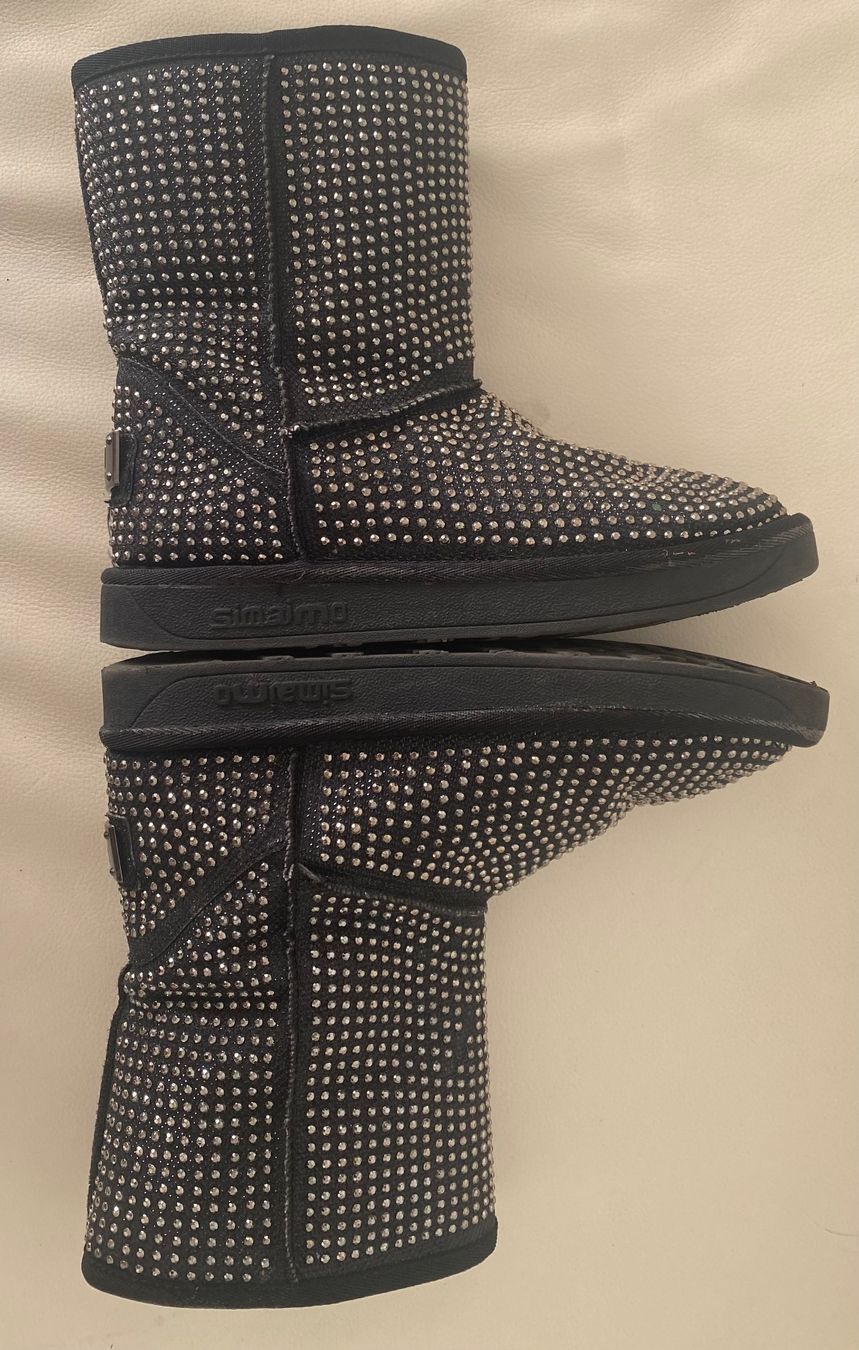 Ugg Scarpe da donna: EYECATCHER - edle UGG Styl Stiefeletten mit Décor, nero, 38 – Usato da Winkel venduto da ferrari2022 5