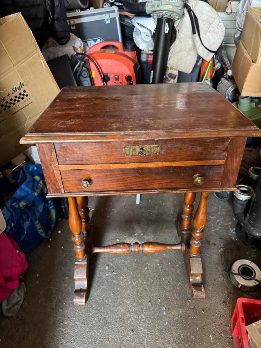 Bloomingville Cassettiere: Antiker Holz-Nachttisch mit Schubladen – Usato da Dietlikon venduto da privat964 3