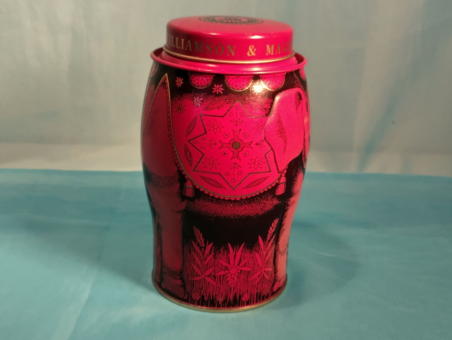 Altro in Decorazioni & Accessori: Blechbüchse, Dose für Tee mit Elefant – Usato da Bellach venduto da JingleCherry 1