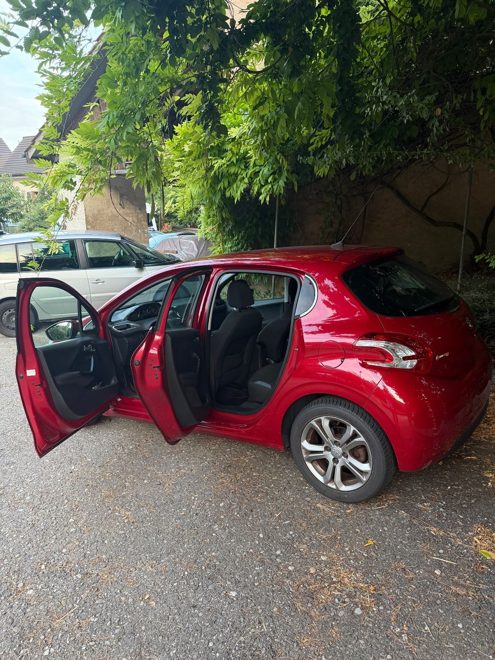 Peugeot Autos: Peugeot 208 1.6 VTi 2014 – D'occasion à Bad Zurzach par sam_22cl 4