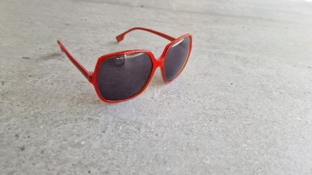 Boss Orange Sonnenbrille ungetragen rot