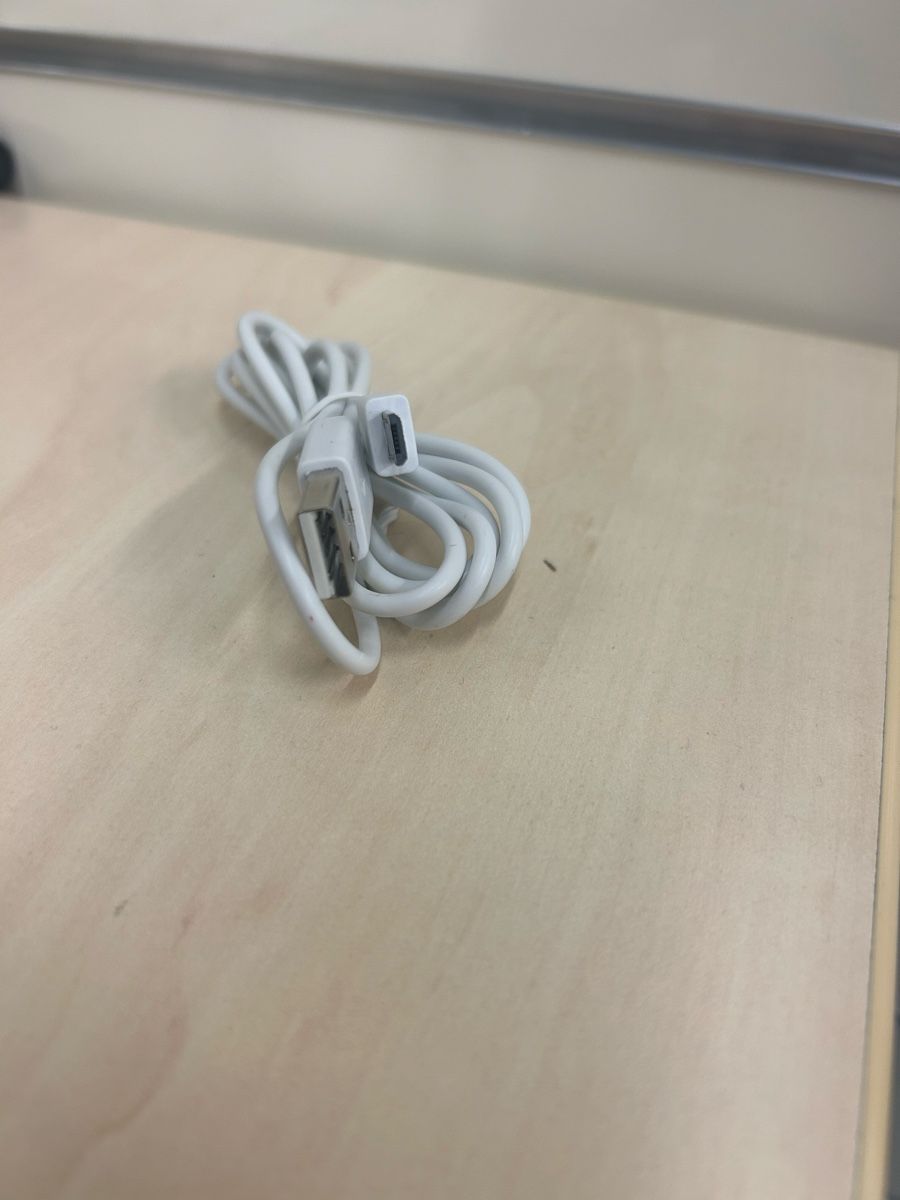Kabel: Câble de recharge USB - Micro USB – Neu (gemäss Beschreibung) aus Villars-le-Terroir von pla_8d6b 1