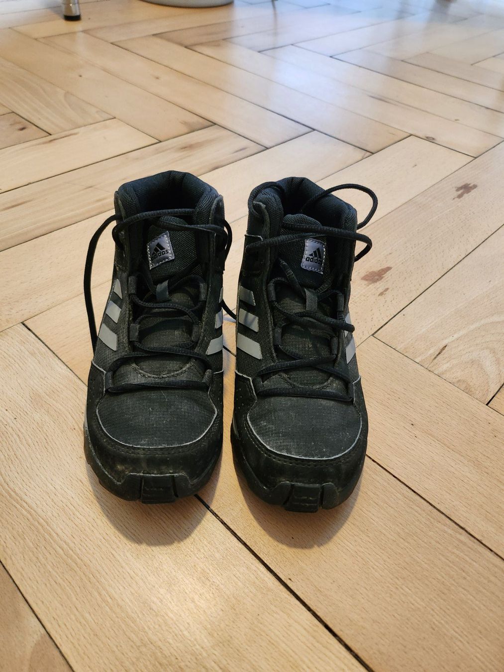 Adidas Scarpe per ragazzi: Kinder Wanderschuhe Adidas Terrex Grösse 32 gebraucht – Usato da Zürich venduto da rak_t2vf