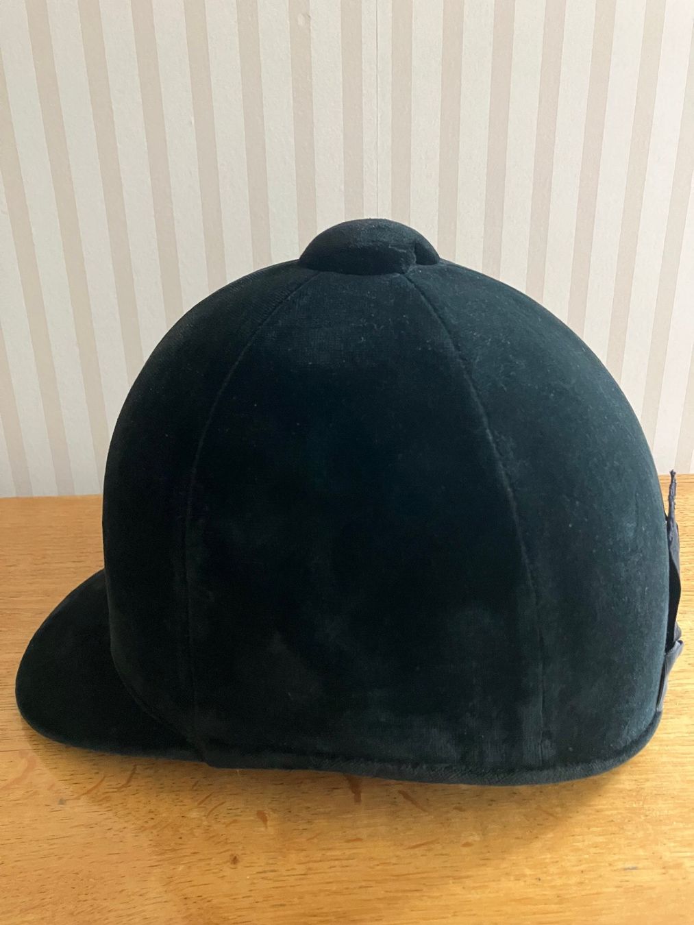 Casques: Bombe pour cavalier en velours noir /Taille 54cm – D'occasion à Basel par Lancer4 2