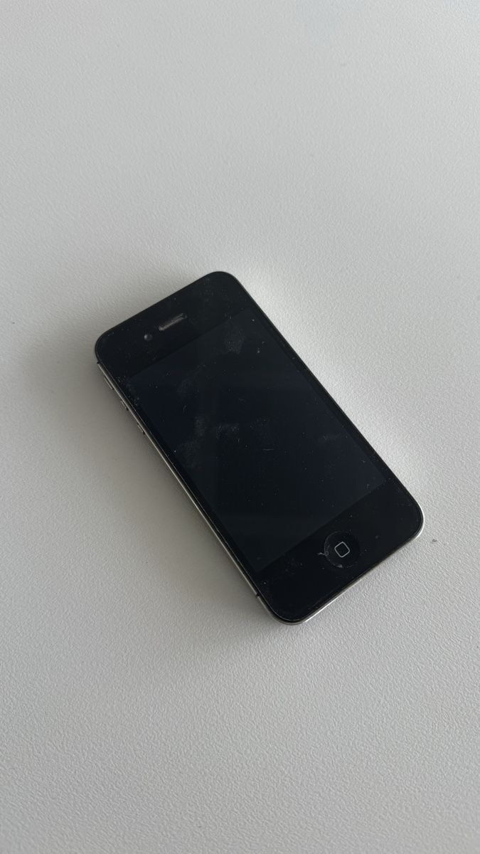 Apple Handys / Smartphones: iPhone 4  – Gebraucht aus Zürich von AliciaMiller