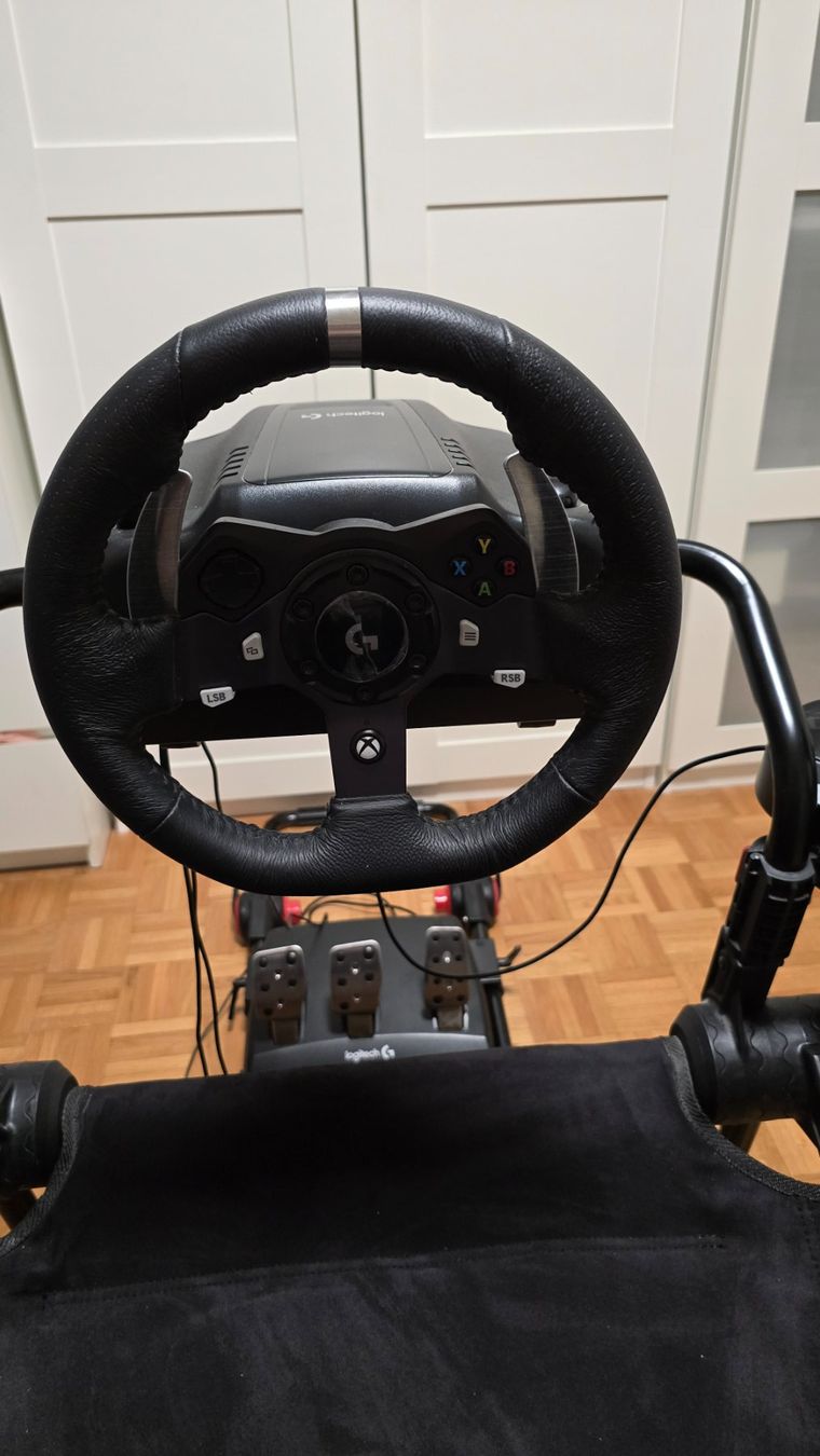Sedie: Sim Racing Set: Next Level Racing F-GT Lite + Logitech G920 – Usato da Dietikon venduto da Jujuba 2