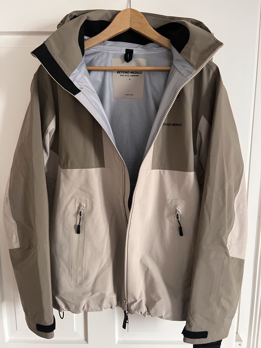Jacken: Beyond Medals Jacke – Gebraucht aus Winterthur von man_k5jb 2