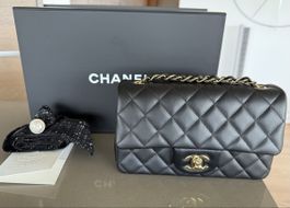 Chanel Mini Bag, Schwarz Leder, Gold, neuwertig- Dez24