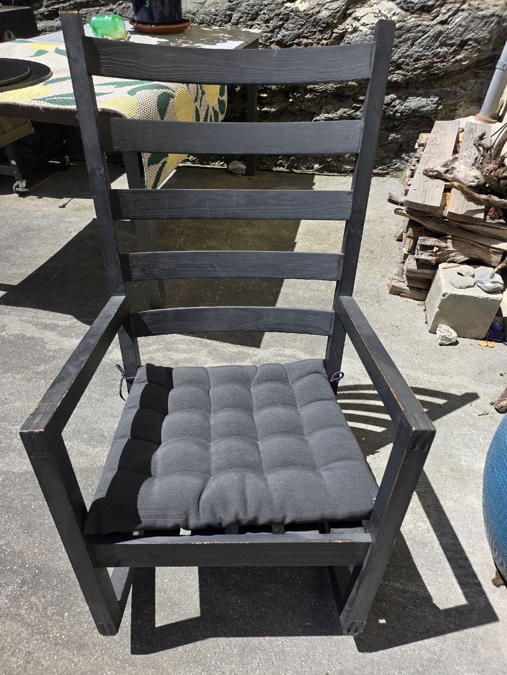 Ikea Poltrone: IKEA VÄRMDÖ black rocking chair – Usato da Pratval venduto da BundnerBabe