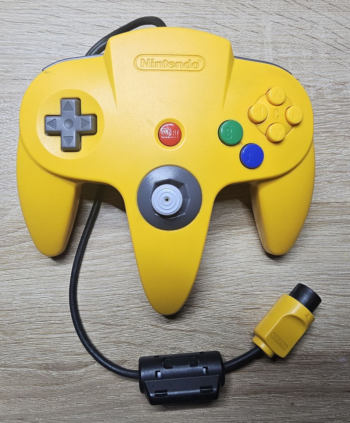 Nintendo Controller: Nintendo 64 Controller gelb :: Original :: Top Zustand – Usato da Ochlenberg venduto da on3x