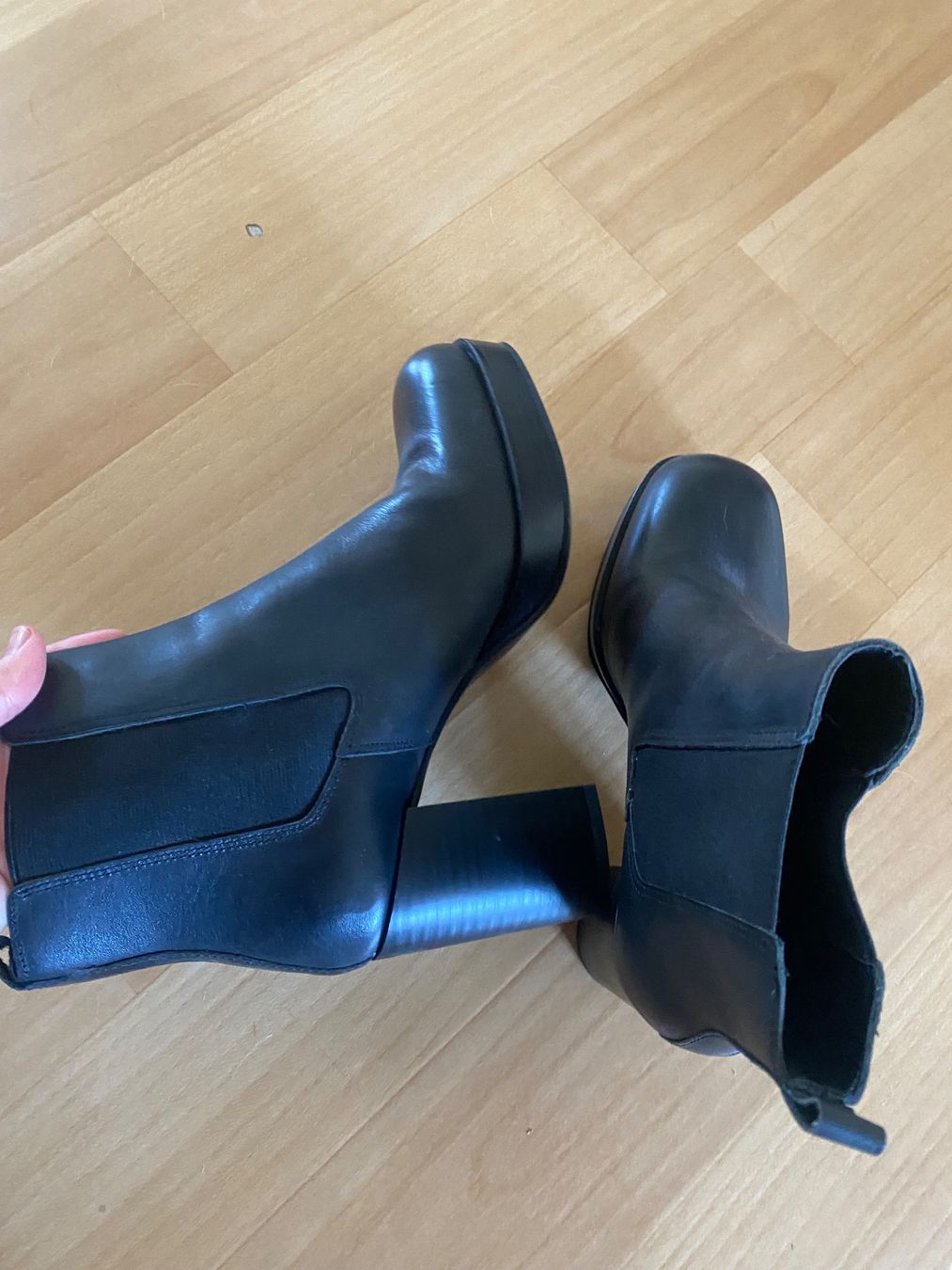 Mango Damenschuhe: Stiefeletten Leder Stiefel plateau schwarz – Gebraucht aus Bern von n-dine 5