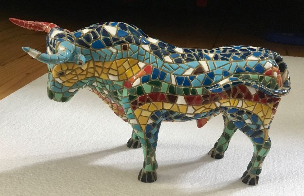 Statuette: Spanischer Gaudi Stier – Usato da Schlieren venduto da Jeajet 1