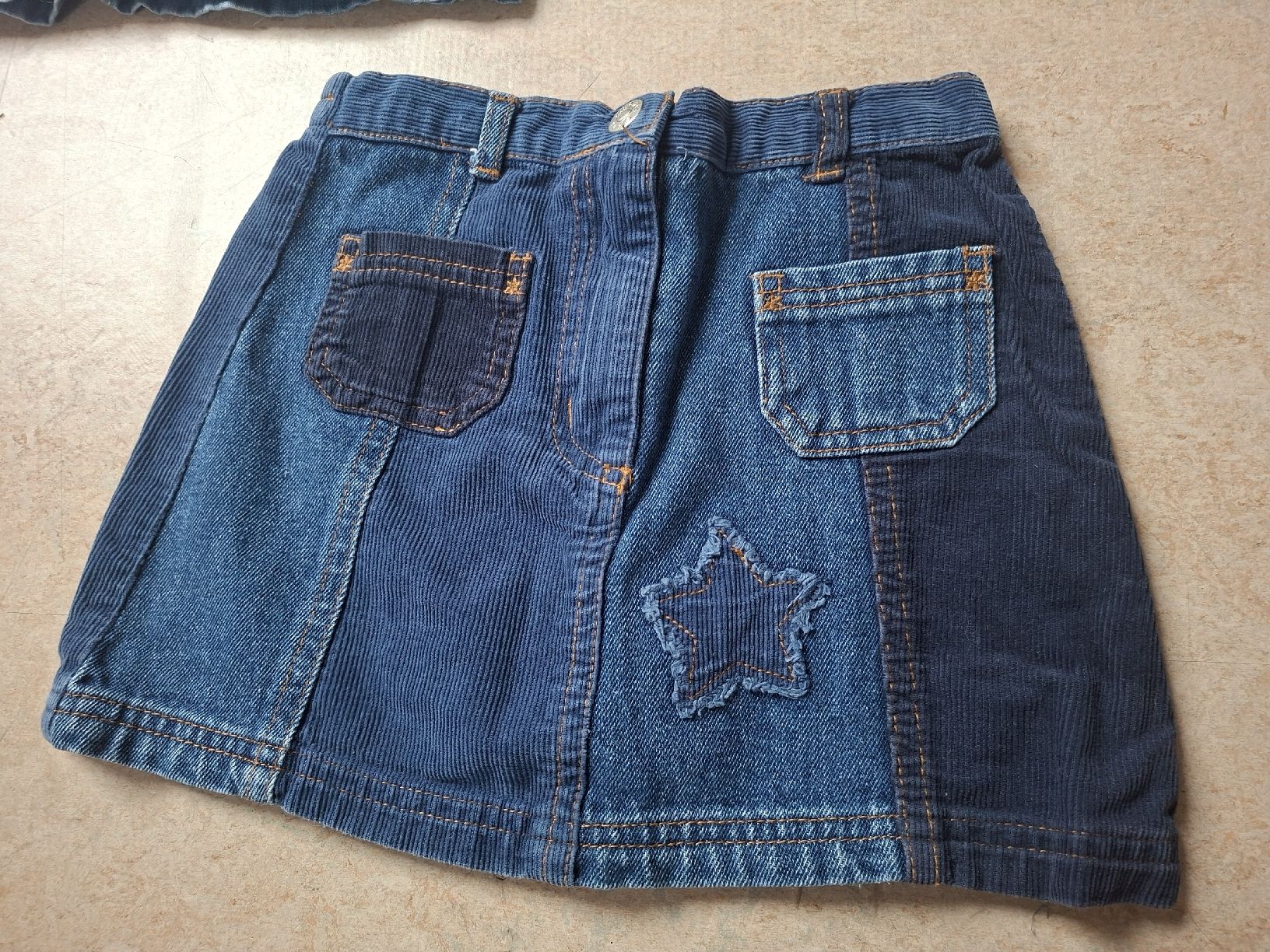 Lotti & Set di vestiti: Jeans Kleider Set, Grösse 92-98, Mädchen – Usato da Klingnau venduto da vollmond36 3