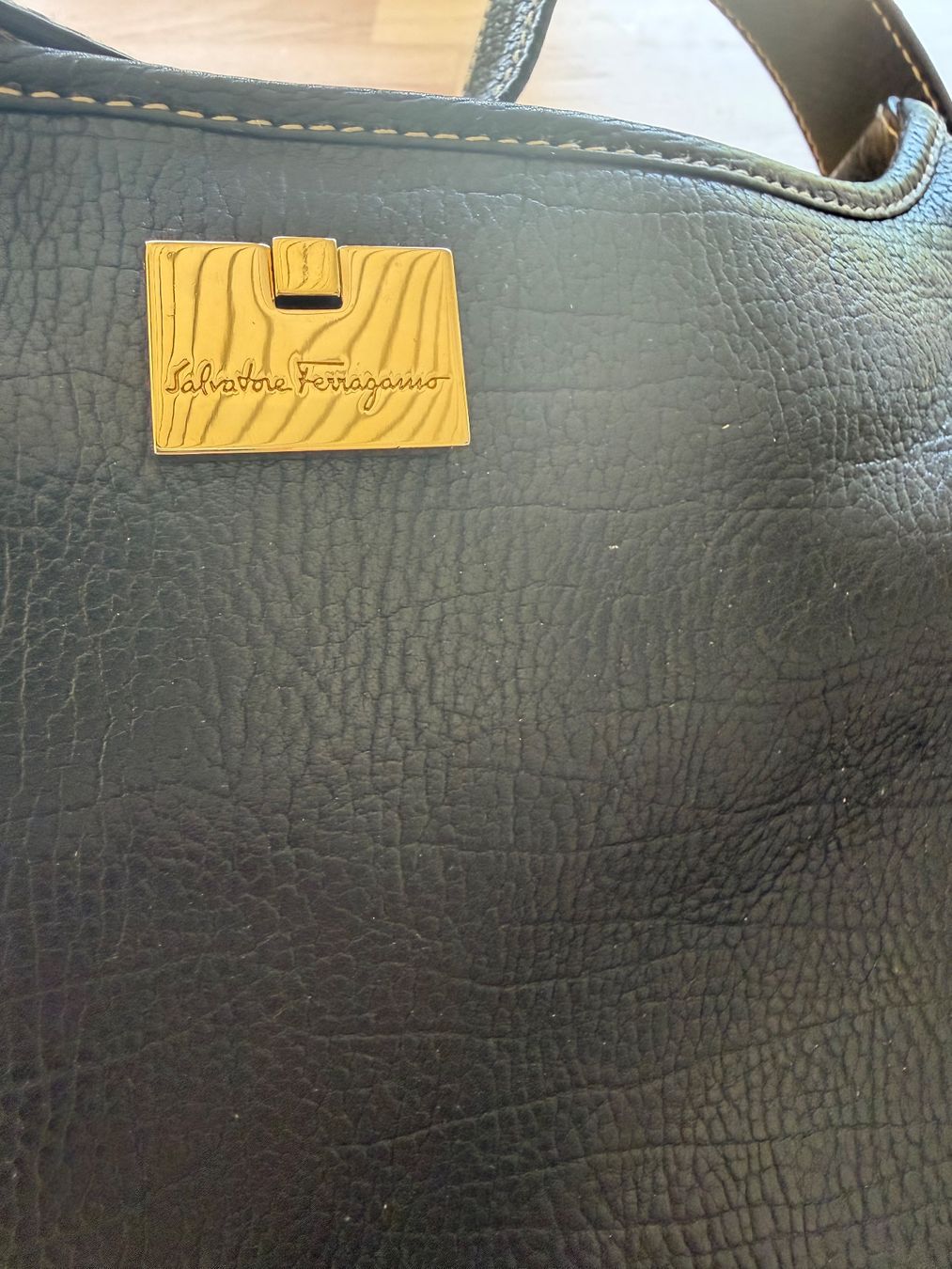 Salvatore Ferragamo Borse da donna: Salvatore Ferragamo Schultertasche – Usato da Lachen SZ venduto da Mavi8808 1